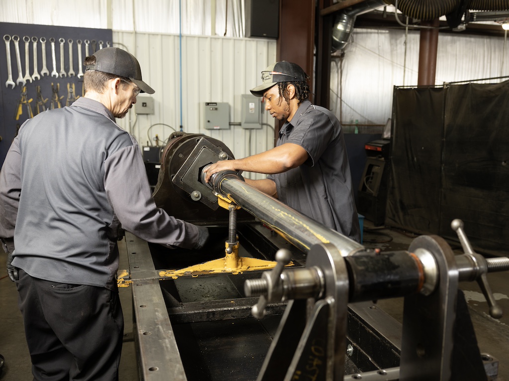 Hydraulic Component Repair at Coastal Hydraulics