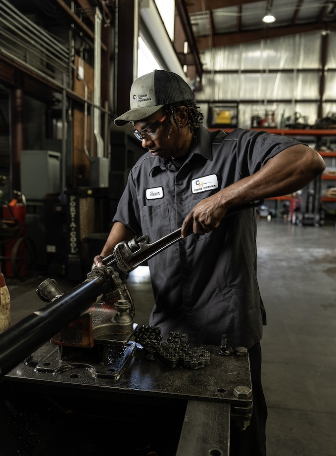 Hydraulic Breaker Rebuilding at Coastal Hydraulics
